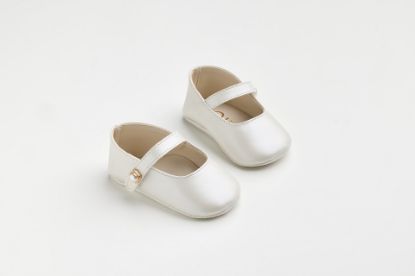 Εικόνα της K601E - Μπαλαρίνα αγκαλιάς σε εκρού τεχνόδερμα με διακοσμητική πέρλα