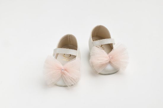 Εικόνα της K602E - Μπαλαρίνα αγκαλιάς σε εκρού τεχνόδερμα με χειροποίητο τούλινο φιόγκο σε σομον