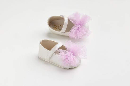 Εικόνα της K602M - Μπαλαρίνα αγκαλιάς σε εκρού τεχνόδερμα με χειροποίητο τούλινο φιόγκο σε λιλά