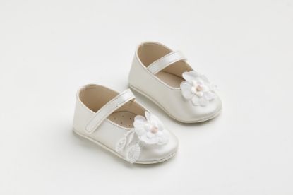 Εικόνα της K611E - Μπαλαρίνα αγκαλιάς σε εκρού τεχνόδερμα με χειροποίητο διακοσμητικό λουλούδι