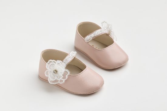 Εικόνα της K614P - Μπαλαρίνα αγκαλιάς σε ροζ τεχνόδερμα με χάντρες, πέρλες και off white κεντητό λουλούδι με στρας