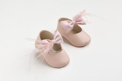 Εικόνα της K616P - Μπαλαρίνα αγκαλιάς σε ροζ τεχνόδερμα με χειροποίητο φιόγκο και φτερά