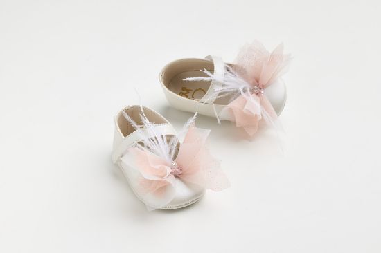 Εικόνα της K617E - Μπαλαρίνα αγκαλιάς σε εκρού τεχνόδερμα με χειροποίητο διακοσμητικό από λευκό γκλιτερ - dusty pink τούλι και φτερά