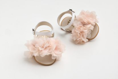 Εικόνα της K623A - Σανδάλι για τα πρώτα βήματα σε λευκό δέρμα και χειροποίητο σομον διακοσμητικό