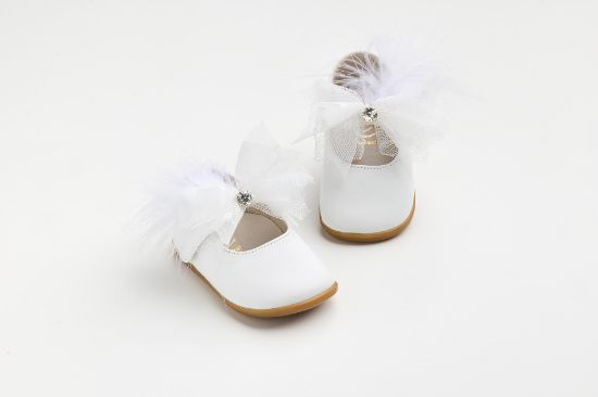 Εικόνα της K630A - Μπαλαρίνα για τα πρώτα βήματα σε λευκό τεχνόδερμα με χειροποίητο διακοσμητικό από γκλιτερ και πουά τούλι στρας και φτερά