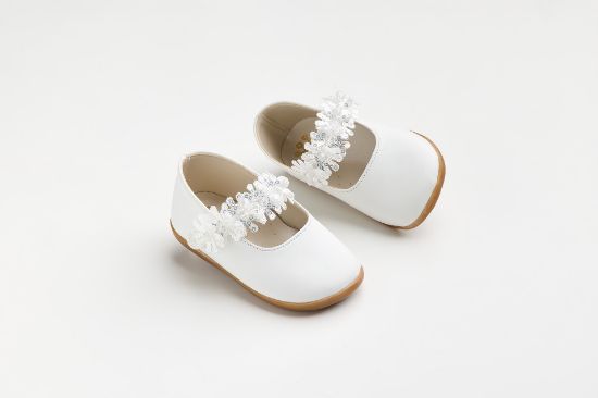 Εικόνα της K636A - Μπαλαρίνα για τα πρώτα βήματα σε λευκό τεχνόδερμα με δαντελένια τρέσσα με παγιέτες