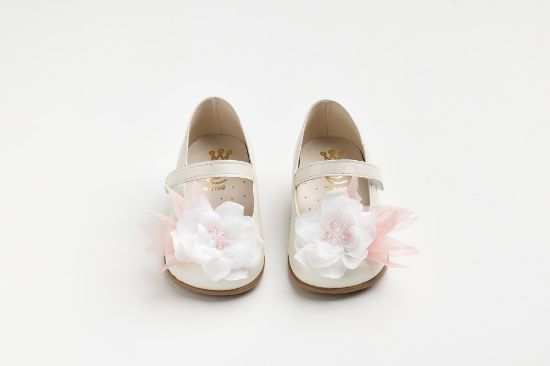 Εικόνα της K6116E - Μπαλαρίνα περπατήματος σε εκρού δέρμα με off white Και dusty pink χειροποίητο διακοσμητικό