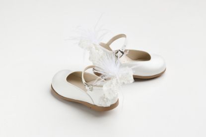 Εικόνα της K6119E - Μπαλαρίνα περπατήματος σε εκρού δέρμα με χειροποίητο διακοσμητικό με παγιέτες και φτερά