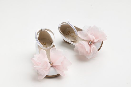 Εικόνα της K6125A - Μπαλαρίνα περπατήματος σε λευκό δέρμα με χειροποίητο διακοσμητικό από ροζ μουσελίνα και στρας