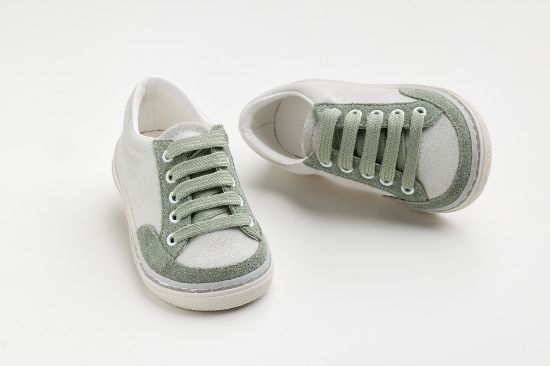 Εικόνα της A626B - παπουτσάκι περπατήματος σε λευκό και μέντα καστόρ δέρμα