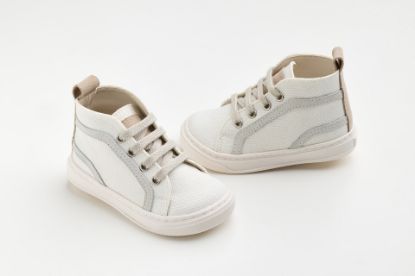 Εικόνα της A633A - μποτάκι περπατήματος σε λευκό ύφασμα και λεπτομέρεια από μπεζ και λευκό καστόρ δέρμα